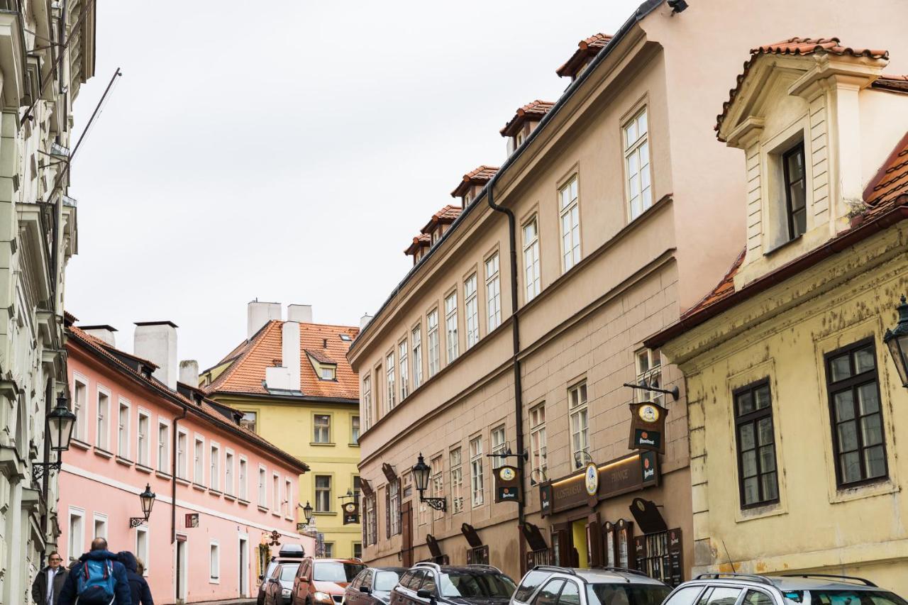 White Swan Boutique Apartments プラハ エクステリア 写真