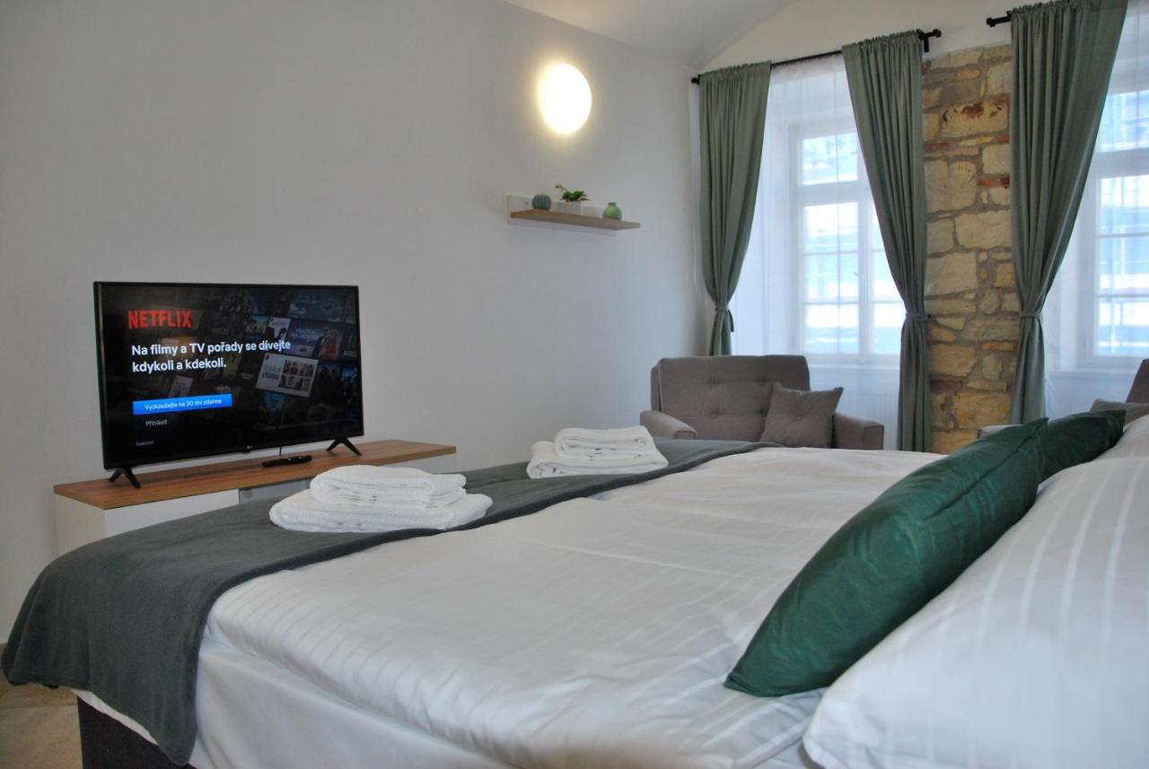 White Swan Boutique Apartments プラハ エクステリア 写真