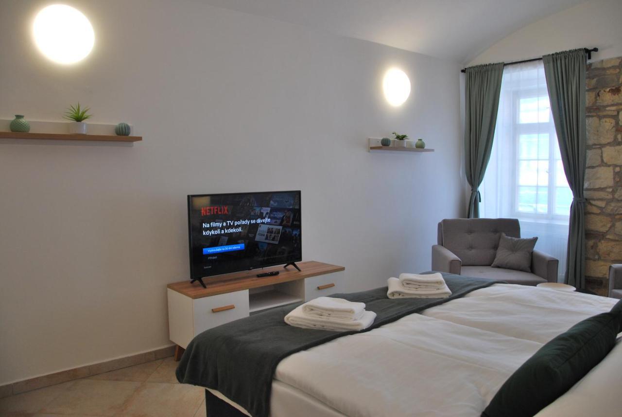 White Swan Boutique Apartments プラハ エクステリア 写真