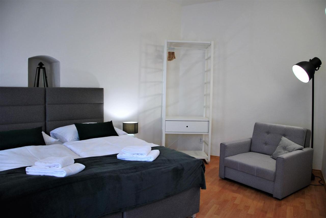 White Swan Boutique Apartments プラハ エクステリア 写真