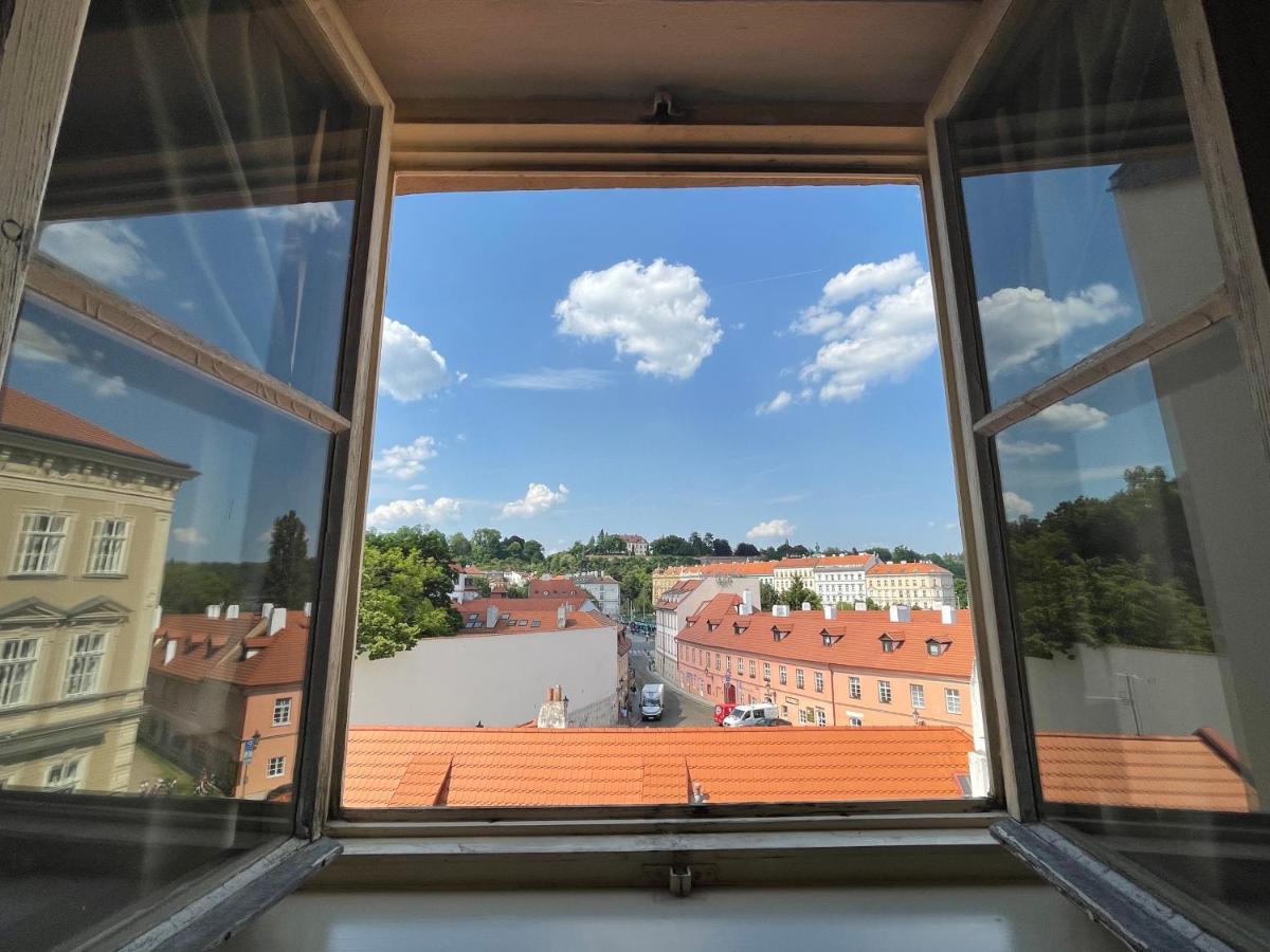 White Swan Boutique Apartments プラハ エクステリア 写真