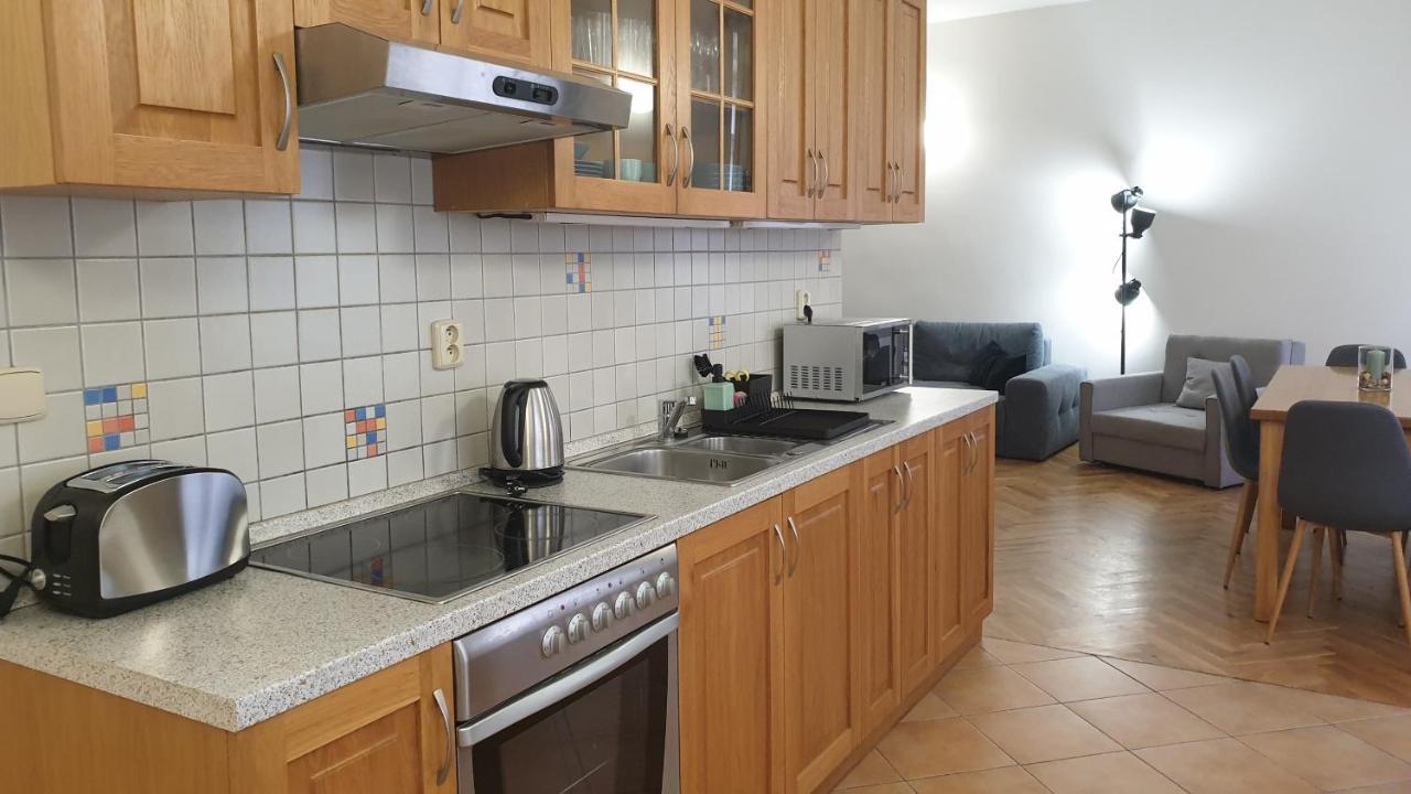 White Swan Boutique Apartments プラハ エクステリア 写真