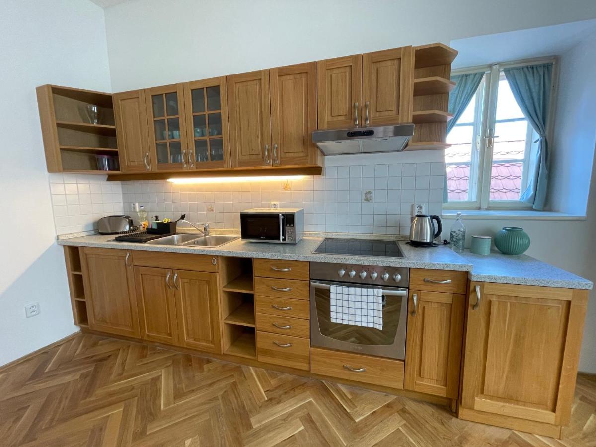 White Swan Boutique Apartments プラハ エクステリア 写真