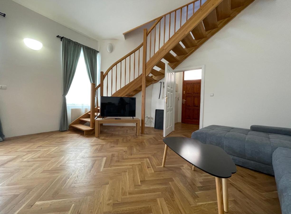 White Swan Boutique Apartments プラハ エクステリア 写真