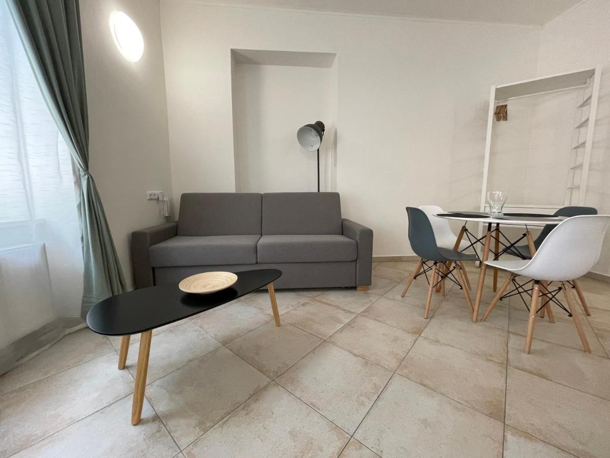 White Swan Boutique Apartments プラハ エクステリア 写真
