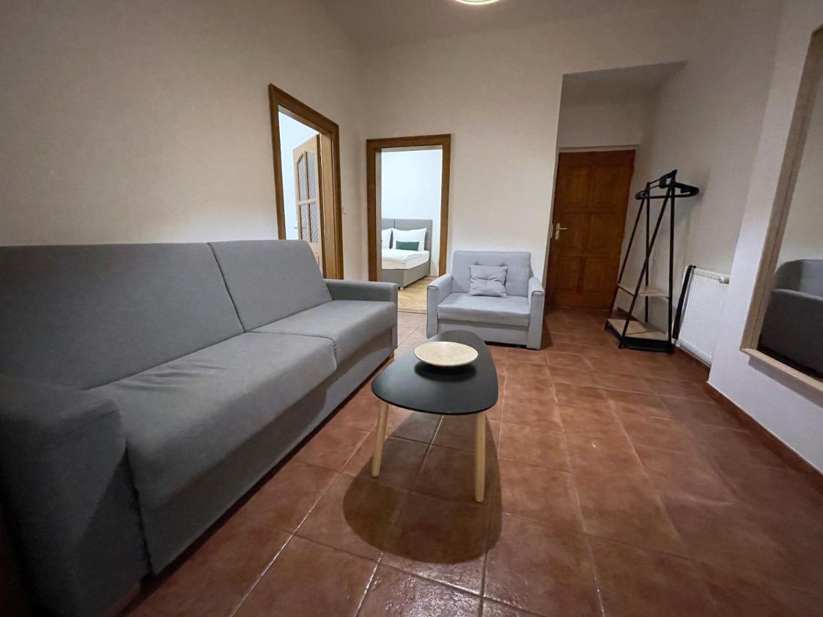 White Swan Boutique Apartments プラハ エクステリア 写真